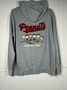 PEANUTS 2024 Peanuts Worldwide LLC
boys size L(12-14) grey embroidered